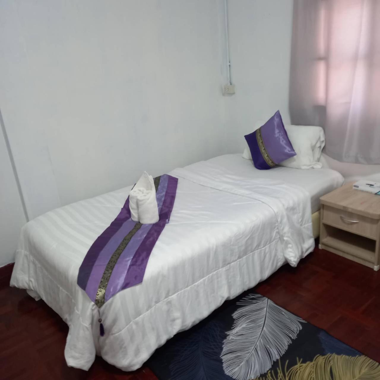 Chiangmai First House & Tour Auberge de jeunesse