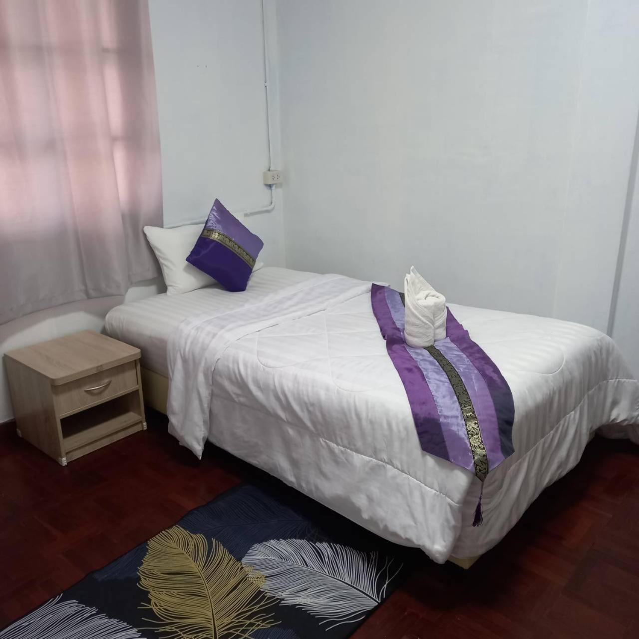 Chiangmai First House & Tour Auberge de jeunesse