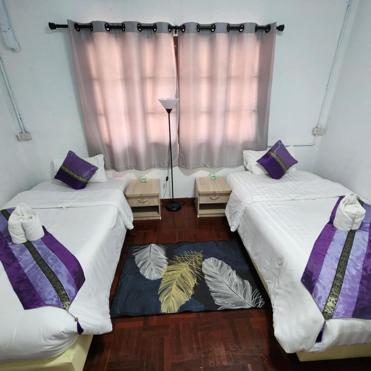 Auberge de jeunesse Chiangmai First House & Tour Chiang Mai