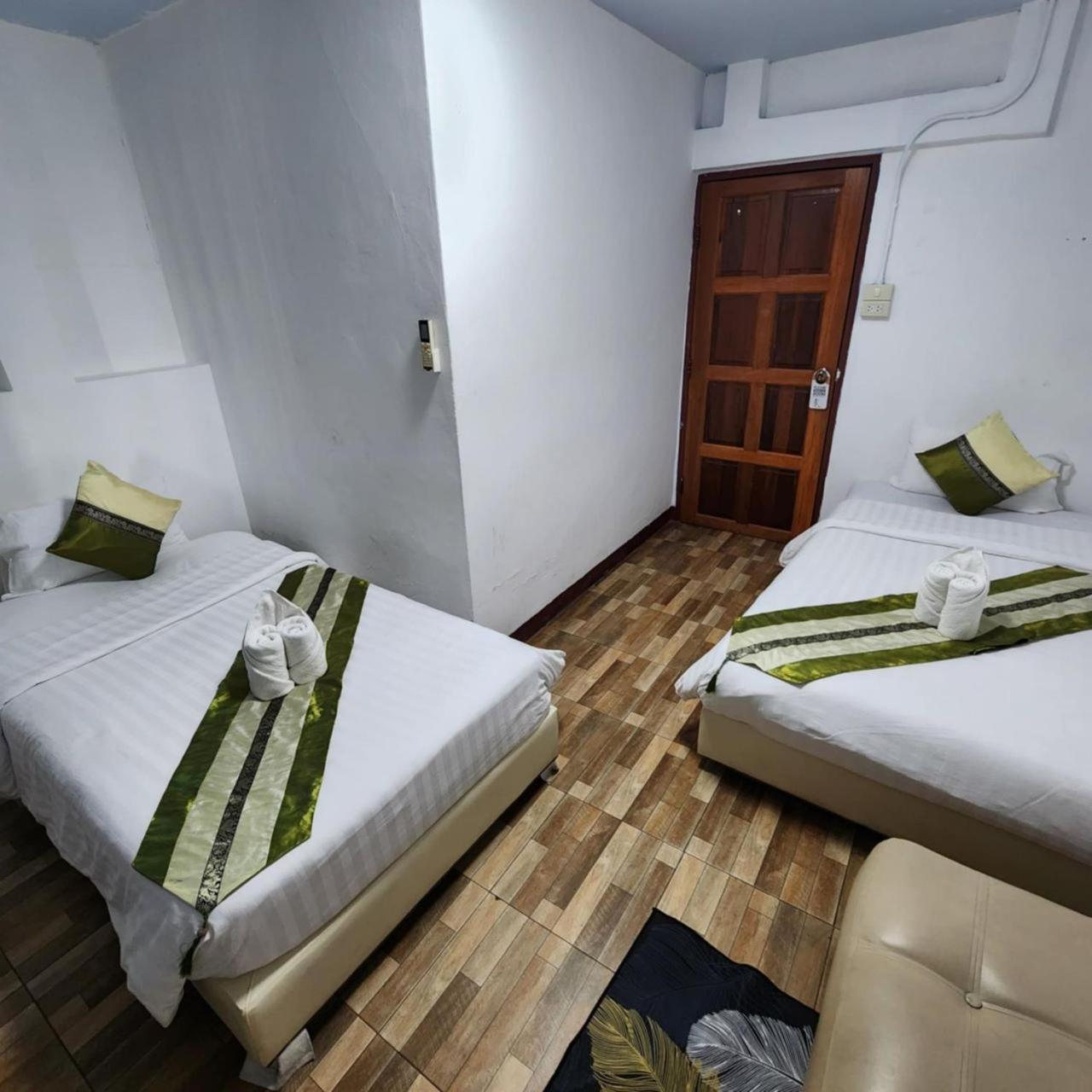 Auberge de jeunesse Chiangmai First House & Tour Chiang Mai